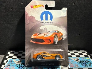 1/64 HOT WHEELS MOPAR 2013 DODGE SRT VIPER 1/8 GOLD - Picture 1 of 2