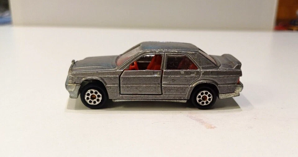 MAJORETTE N.231 MERCEDES 190E 2.3-16 - Immagine 1 di 4