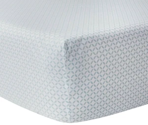 NUEVO CON ETIQUETAS Sábana Ajustable Yves Delorme Cal King 75x85" 18"D Gráficos Geométricos Azul Blanco - Imagen 1 de 15