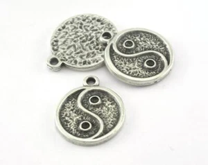 2 pezzi ciondoli pendenti in lega placcata argento strutturato cerchio Ying-Yang 2673 - Foto 1 di 2