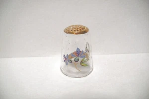 THIMBLE VINTAGE GLASS '78 PRETTY PURPLE FLOWERS & A GOLD TOP - Picture 1 of 5
