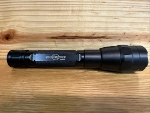 Surefire R1 Lawman Flashlight - Picture 1 of 5