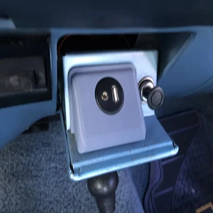 1973-1987 Chevy Square Body Ash Tray USB and Aux Cord Adaptor plate - Bild 1 von 2