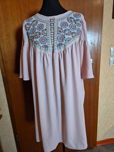 Rose Sommerkleid Folklore mit Blumenstuckerei Neu Gr L - Bild 1 von 9