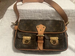 louis vuitton messenger bag women - Picture 1 of 13