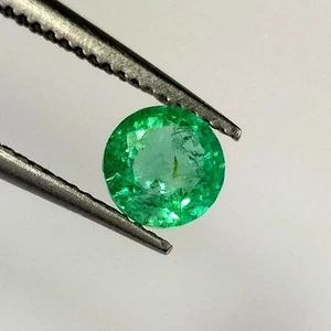 Esmeralda etíope natural de 0,45 quilates redonda 5 mm bonita piedra preciosa verde buen brillo - Imagen 1 de 3