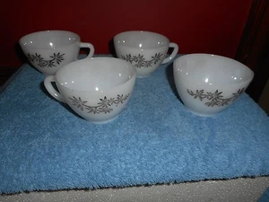 BUND Milchglas Kaffeetassen GOLDEN GLORY Muster Blattgold 4 Stück Set - Bild 1 von 9