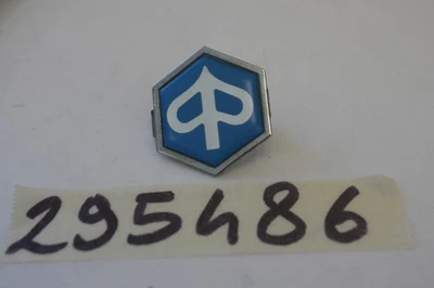 Escudo Resina Emblema Logo Insignia Hexagonal Piaggio Beverly SEGNI STOCCAGGIO - Imagen 1 de 2