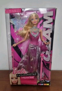BARBIE doll FASHIONISTAS HOLLYWOOD DIVAS GLAM #V4390 MATTEL 2010 - Foto 1 di 9