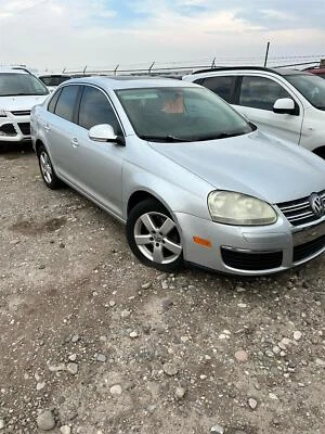 Medidor de velocímetro usado se adapta a: Volkswagen Jetta Cluster Sdn VIN J 2009 octavo dígito M Foto 1 de 4