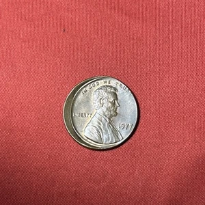 1977 Lincoln Memorial Off Center Error Cent - Picture 1 of 10