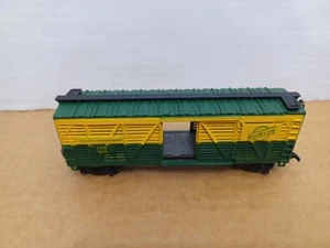 HO Scale Train Cattle Car 14332 Chicago & Northwestern Railway (Missing Doors) - Picture 1 of 7