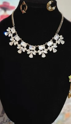 Collar de cristal Ann Taylor LOFT Foto 1 de 4