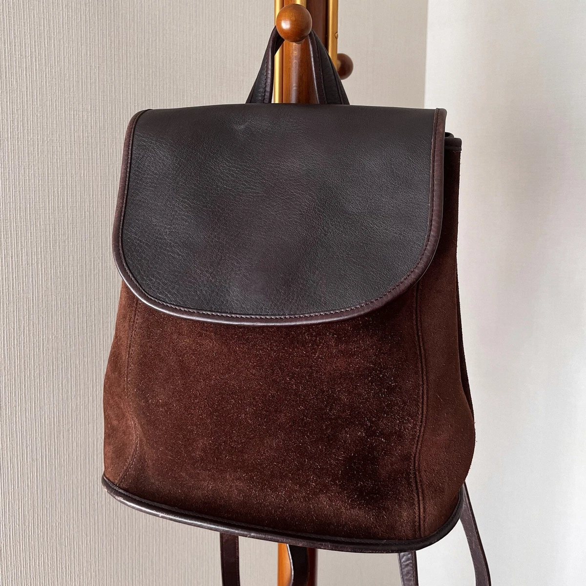 バッグ Vintage Coach Convertible Backpack Suedo バッグ Vintage Coach Convertible Backpack Suedo How cute is this