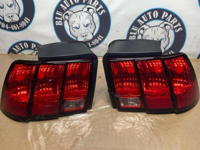 Par de luces traseras Ford Mustang SVT Cobra 2003-04 izquierda derecha OEM 235 Foto 1 de 4