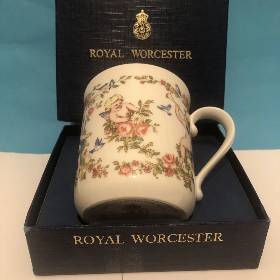 ROYAL WORCESTER “FIRST CHILD TO THE PRINCE AND PRINCESS OF WALES 1982” MUG. - Image 1 of 1