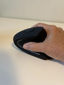 Ergonomic Mouse With USB Dongle New In Box - Picture 1 of 10
