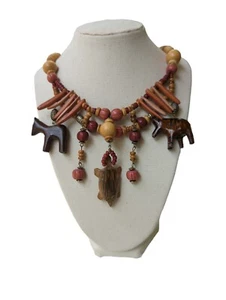 Vintage Fetish Necklace Carved Wooden Tribal Beaded Bear Turtle Horse Boho - Afbeelding 1 van 10