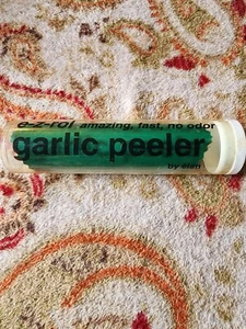 ✅ E-z-rol~Sbucciatore all'aglio~Di E'lan~Sbuccia spicchi d'aglio in pochi secondi~NUOVO CON SCATOLA~Vintage - Foto 1 di 2