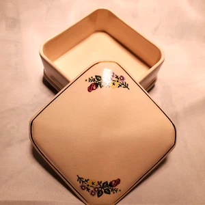 Paul Sebastian Glazed Porcelain jewelry Box with Roses 1998 Limited Edition - Picture 1 of 5