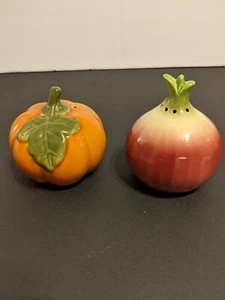 Ceramic Salt and Pepper Shaker Set - Picture 1 of 4