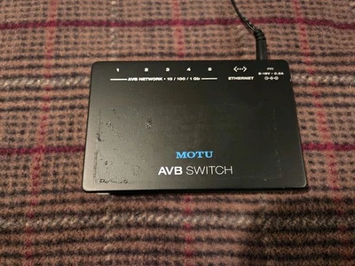 MOTU AVB-SWITCH 5-Port Ethernet Switch With Power Cable - Image 1 of 4
