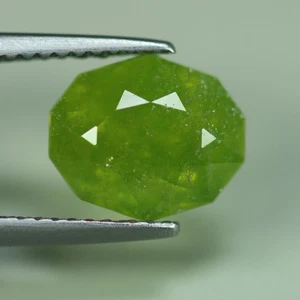 3.10 Cts_Unique Gemstone_100 % Natural Unheated Hydro Grossular Green Garnet - Picture 1 of 3