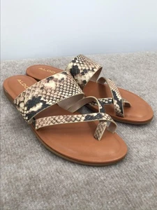 ALDO Celodia Flat Sandals Womens Size 9 Snakeskin Print Beige Strappy Slide New - Picture 1 of 6