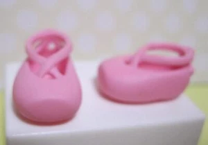 Ropa AMIGOS DEL MUNDO - Playmates Fresa Pastel Corto 7" MUÑECA ROSA BALLET Zapatos - Imagen 1 de 1