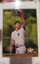 Derek Jeter Rookie Card 1993 Upper Deck - Gold Hologram # 449  (RC)