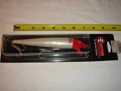 7" Algodón Cordell Aleta Roja Nuevo en Paquete Vintage 1984 C 1028 Striper Señuelo Bajo Cebo (W) Foto 1 de 3