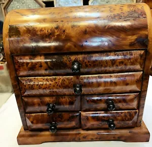 Piccolo mobiletto vintage in legno di teak fatto a mano intagliato Marocco - Foto 1 di 12