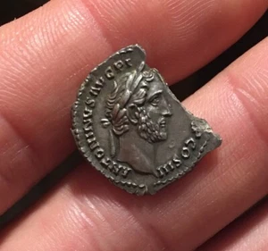 RARE Ancient Roman AR Denarius ANTONINUS PIUS 143AD Victory RIC111 2.51g CLIPPED - Picture 1 of 3