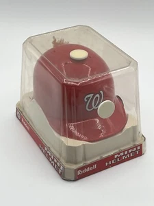 Minicasco Riddle 2006 vintage de los Washington Nationals con soporte - Imagen 1 de 5