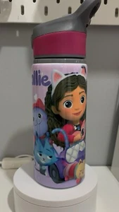 Gabbys Doll house Water Bottle | Personalised | Flip lid Integrated Straw 650ml - Picture 1 of 19