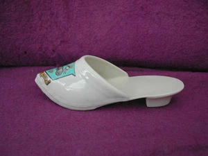 GOSS Crested China Large BOULOGNE WOODEN SHOE. PRESTON Crest - Picture 1 of 3