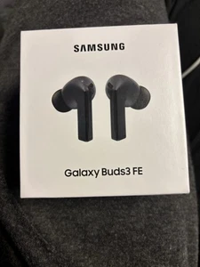 Samsung Galaxy Buds3 FE SM-R420 Wireless Earbuds Black - New in Sealed Box - Picture 1 of 2