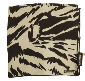 NWT TOM FORD Black & Gray Print Silk Pocket Square Italy 16" - Picture 1 of 4
