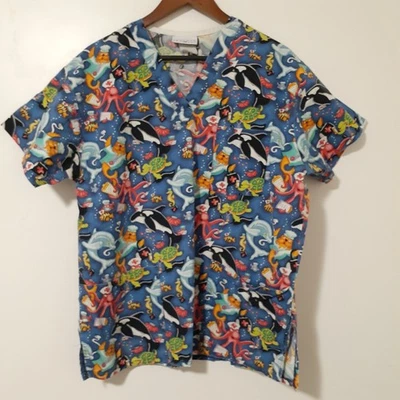 Peaches Uniforms Scrub Top Size 22.5" Across Chest Nautical Print Medical - Image 1 of 4