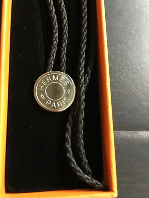 Hermes钯云鞍吊坠带24英寸编织黑绳项链 — 第 1/4 张图片