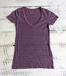 T-shirt bambino Wet Seal taglia S vintage Y2K Heather Orchid viola e grigia a righe scollo a V - Foto 1 di 4