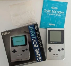 Nintendo Game Boy Light Silber Tragbare Handheld Konsole Neuwertig - Bild 1 von 8