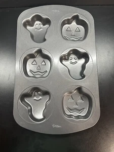 Wilton Halloween Mini Cake Treat Nonstick Baking Pan Ghost & Pumpkin Molds - Picture 1 of 4