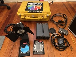 Kobold DLF200 face HMI light, Kobold EWB 200 Ballast Yellow , Pelican Case - Picture 1 of 12