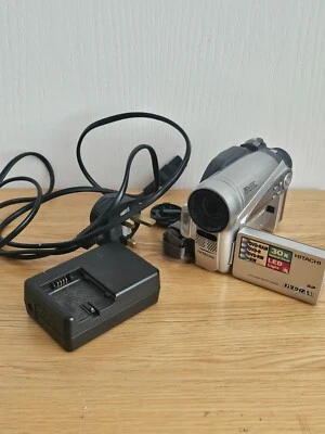 Hitachi DVDCAM DZ-GX5040E Mini DVD Camcorder Fully Tested with Battery & Charger - Image 1 of 4
