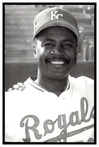 Frank White (1990) Kansas City Royals Vintage Baseball Postcard BL3