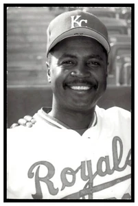 Frank White (1990) Kansas City Royals Vintage Baseball Postcard BL3 - Picture 1 of 2