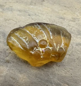 Vintage Estate Sea Glass 9g DAVENPORT BOTTOM Amber Iridescent Medium JQ - Picture 1 of 14