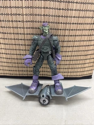ToyBiz Marvel Spider-Man Green Goblin 2003 6" Action Figure With Glider - Image 1 of 4