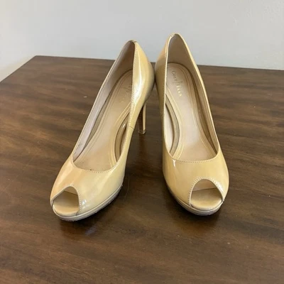 Zapatos de salón NikeAIR Cole Haan beige crema tacones charol punta abierta plataformas 7,5B Foto 1 de 4